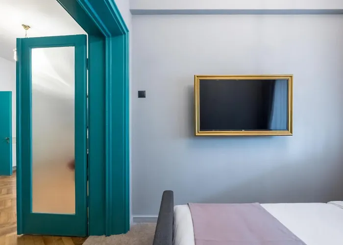 Highline Downtown Residences 6 Persons Family * Boekarest