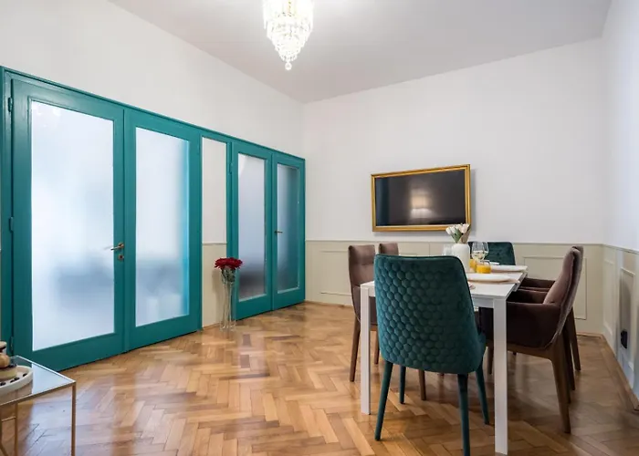 Highline Downtown Residences 6 Persons Family * Boekarest