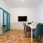 Highline Downtown Residences 6 Persons Family