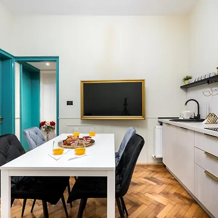 Highline Downtown Residences - Studio & 2-Bedroom Apartments * Bucarest