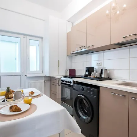 Appartamento Highline Downtown Residences 6 Persons Family Bucarest