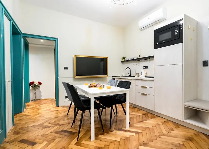 Highline Downtown Residences 6 Persons Family