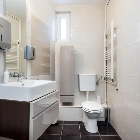 Highline Downtown Residences 6 Persons Family Apartment Bukarest