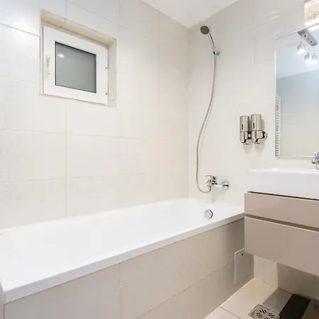 Apartment Highline Downtown Residences 6 Persons Family *